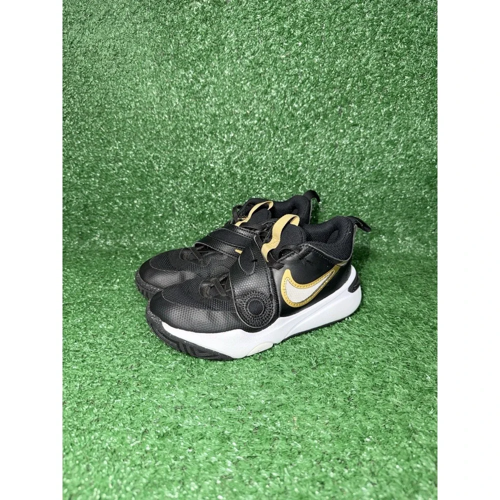 Nike Team Hustle D 11 Toddler Kid Size 13.5C Black Gold Casual Walking Sneakers